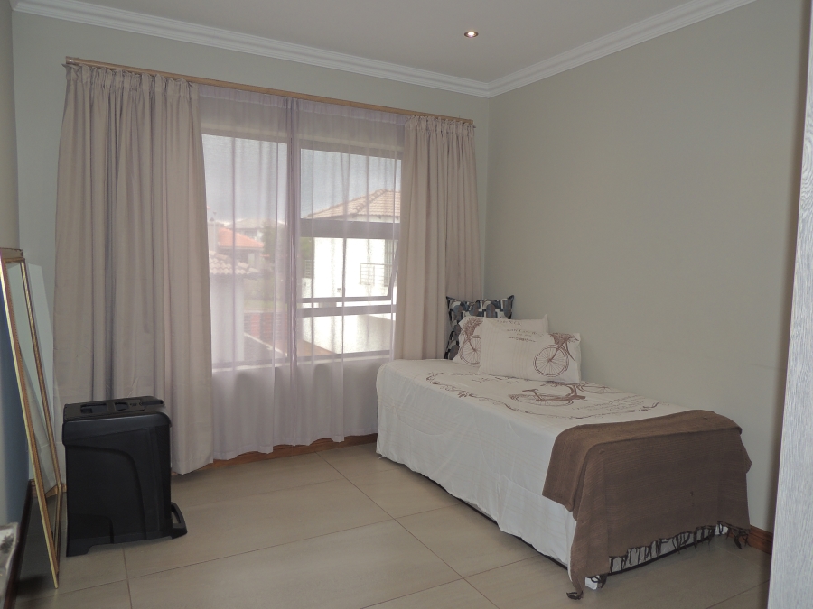 4 Bedroom Property for Sale in Wildtuinpark Gauteng