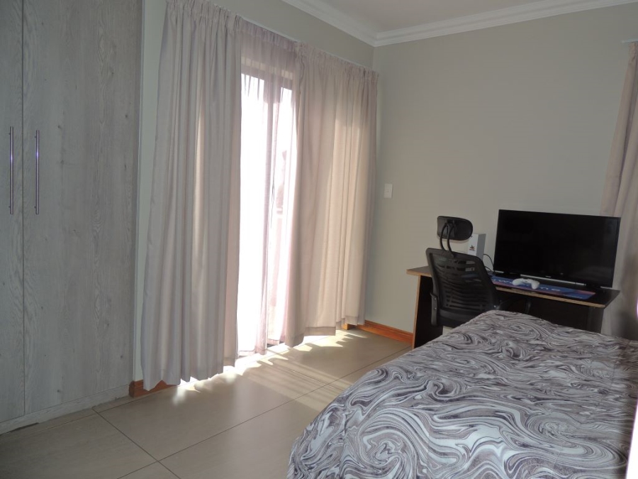 4 Bedroom Property for Sale in Wildtuinpark Gauteng