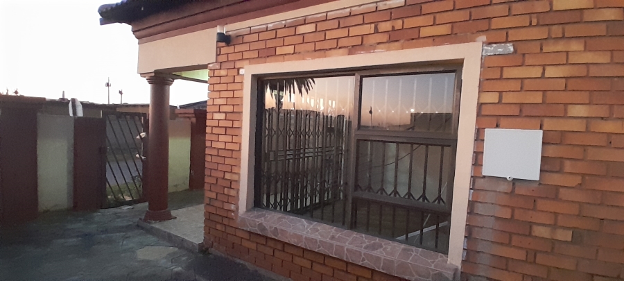 4 Bedroom Property for Sale in Vosloorus Gauteng
