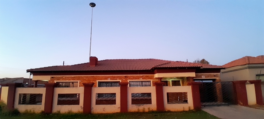 4 Bedroom Property for Sale in Vosloorus Gauteng