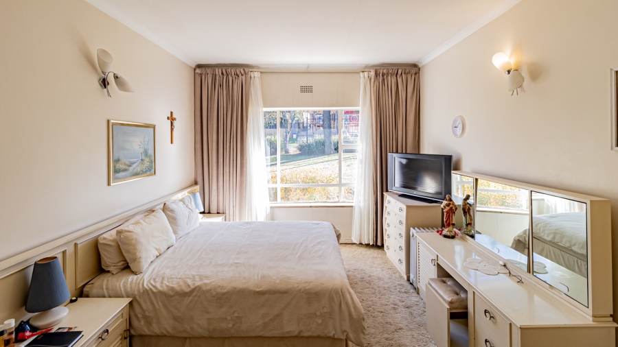 3 Bedroom Property for Sale in Linmeyer Gauteng