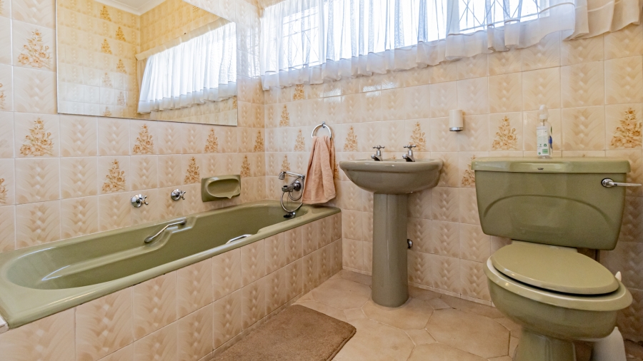 3 Bedroom Property for Sale in Linmeyer Gauteng
