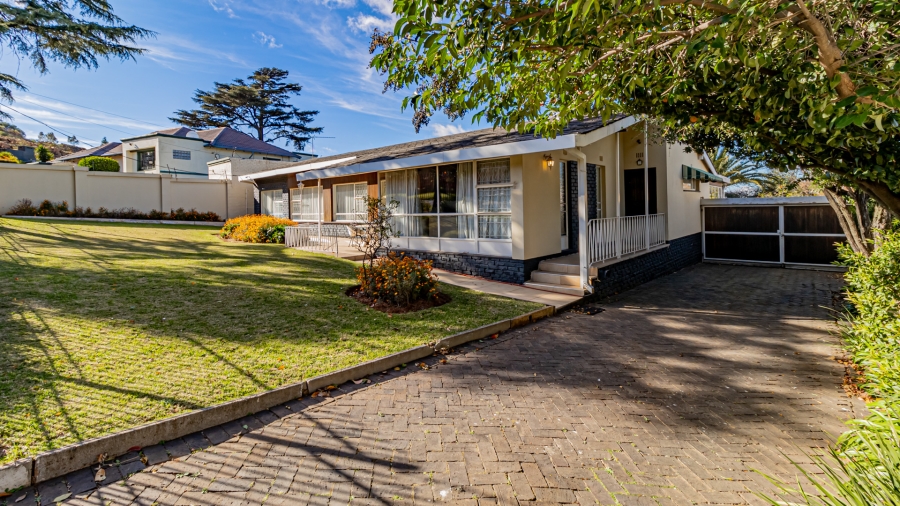 3 Bedroom Property for Sale in Linmeyer Gauteng