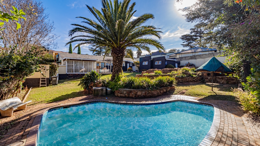 3 Bedroom Property for Sale in Linmeyer Gauteng