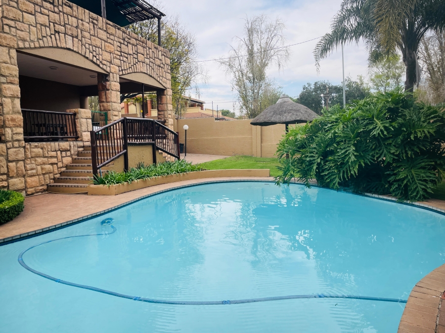 2 Bedroom Property for Sale in Douglasdale Gauteng