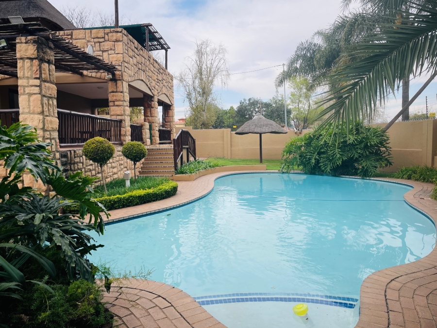 2 Bedroom Property for Sale in Douglasdale Gauteng