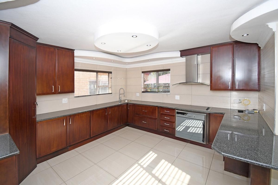 To Let 5 Bedroom Property for Rent in Eldo Glen Gauteng