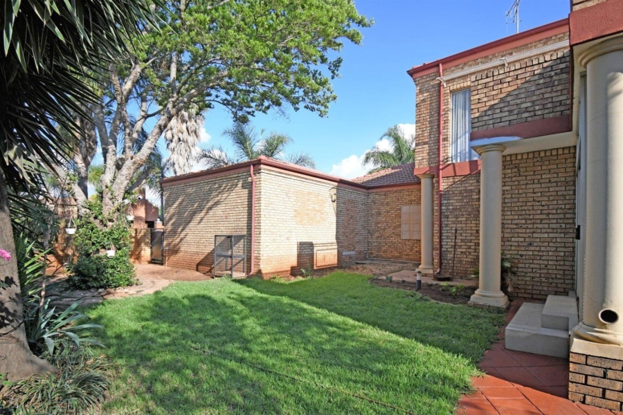 To Let 5 Bedroom Property for Rent in Eldo Glen Gauteng