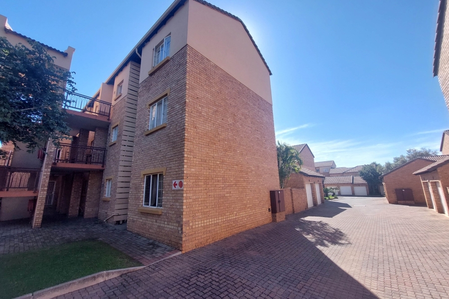 2 Bedroom Property for Sale in Eco Park Gauteng