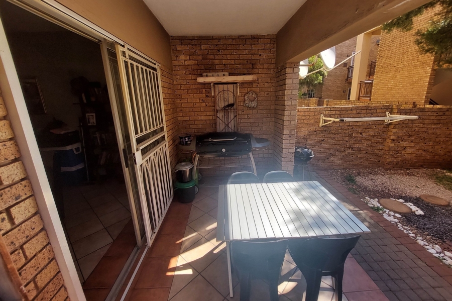 2 Bedroom Property for Sale in Eco Park Gauteng