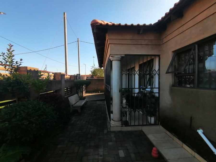 2 Bedroom Property for Sale in Orange Farm Gauteng