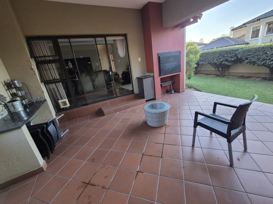 3 Bedroom Property for Sale in Thatchfield Close Gauteng