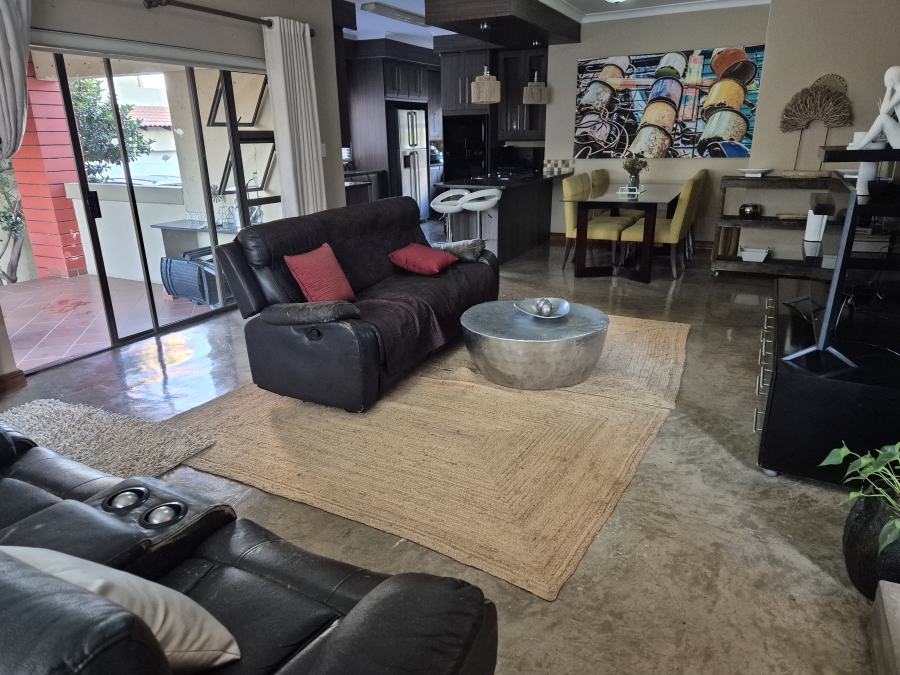 3 Bedroom Property for Sale in Thatchfield Close Gauteng