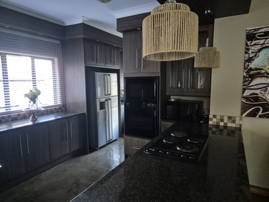 3 Bedroom Property for Sale in Thatchfield Close Gauteng