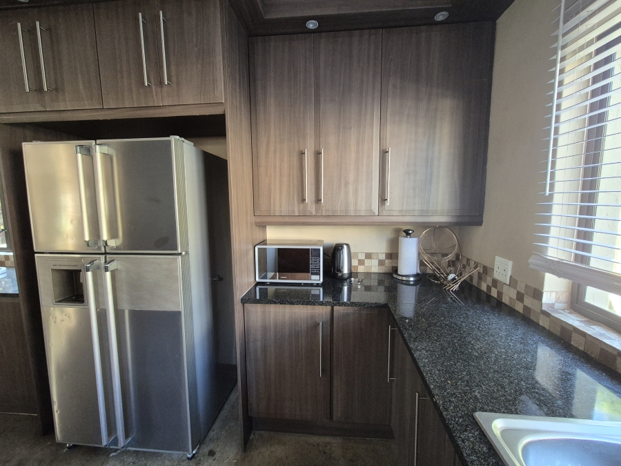 3 Bedroom Property for Sale in Thatchfield Close Gauteng