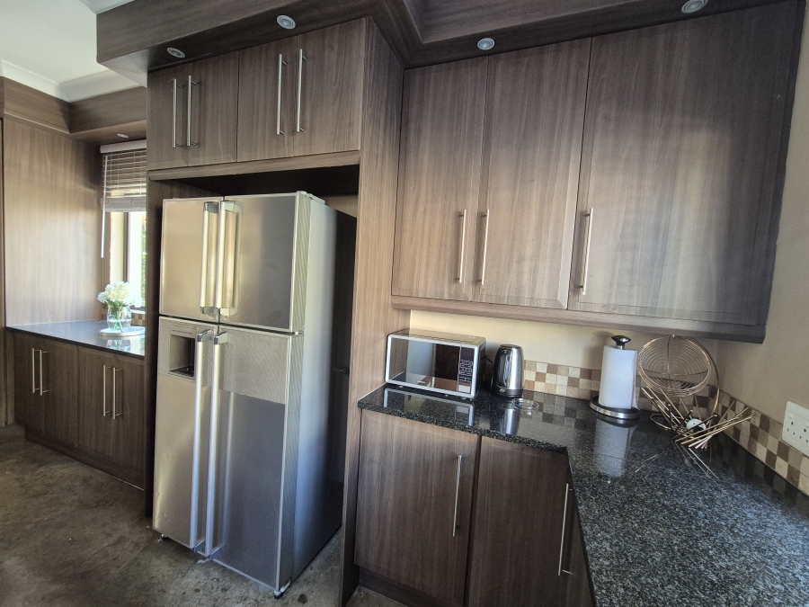 3 Bedroom Property for Sale in Thatchfield Close Gauteng