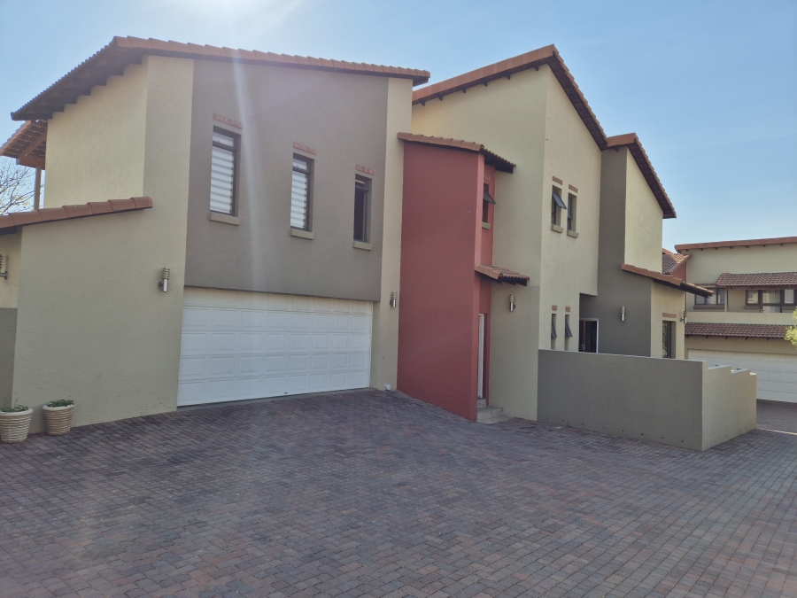 3 Bedroom Property for Sale in Thatchfield Close Gauteng
