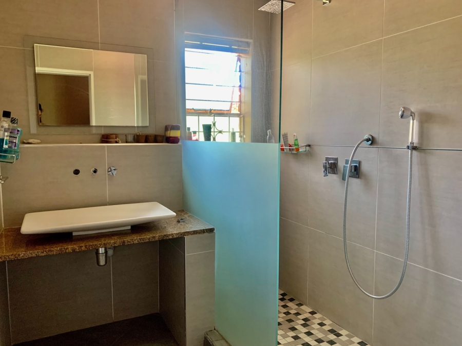 To Let 3 Bedroom Property for Rent in Sandown Gauteng
