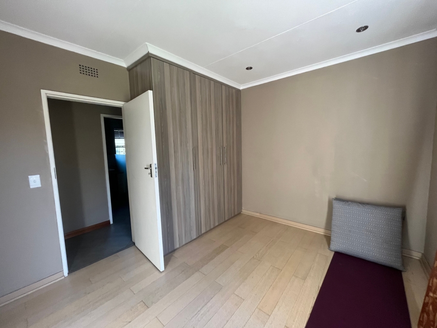 To Let 3 Bedroom Property for Rent in Sandown Gauteng