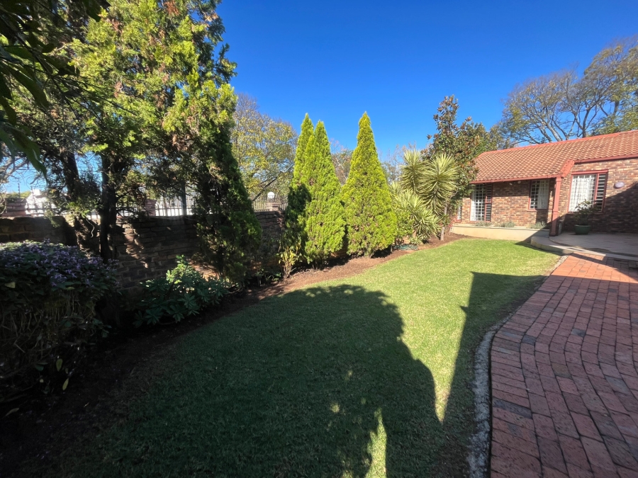 To Let 3 Bedroom Property for Rent in Sandown Gauteng