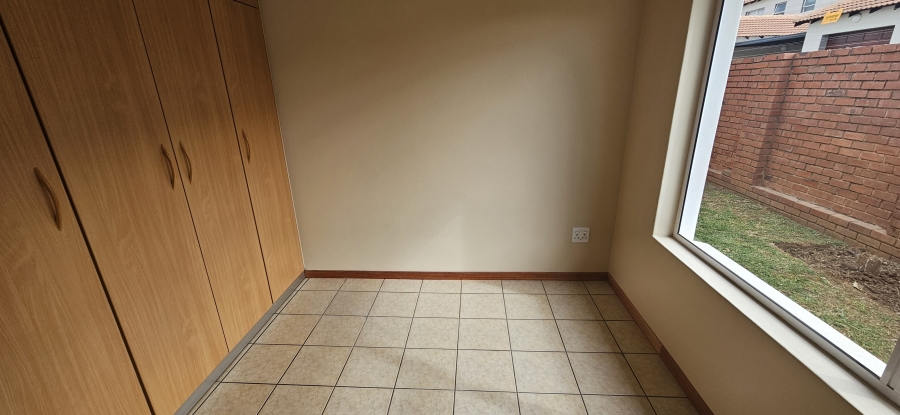 3 Bedroom Property for Sale in New Redruth Gauteng