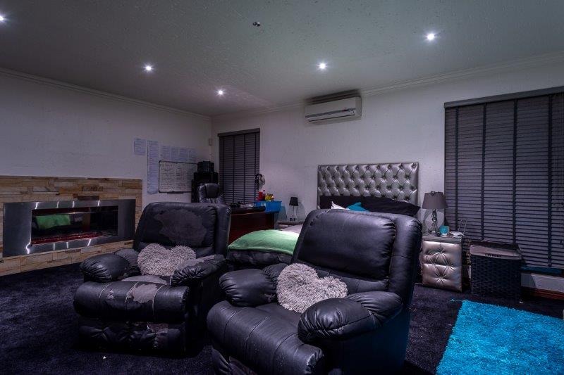 6 Bedroom Property for Sale in Meyersdal Gauteng