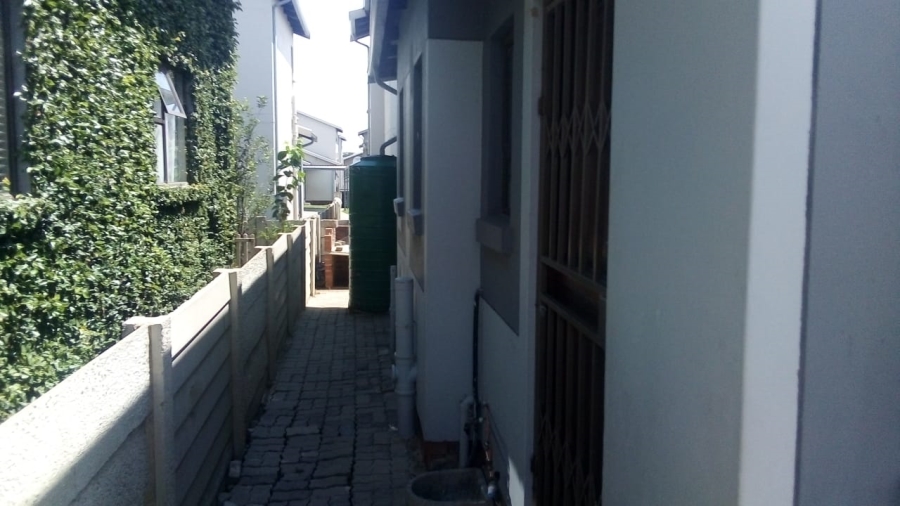 To Let 2 Bedroom Property for Rent in Noordwyk Gauteng