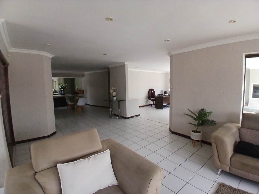 3 Bedroom Property for Sale in Orange Grove Gauteng