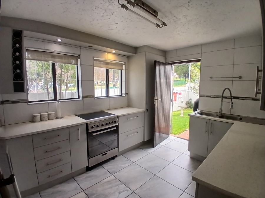 3 Bedroom Property for Sale in Orange Grove Gauteng