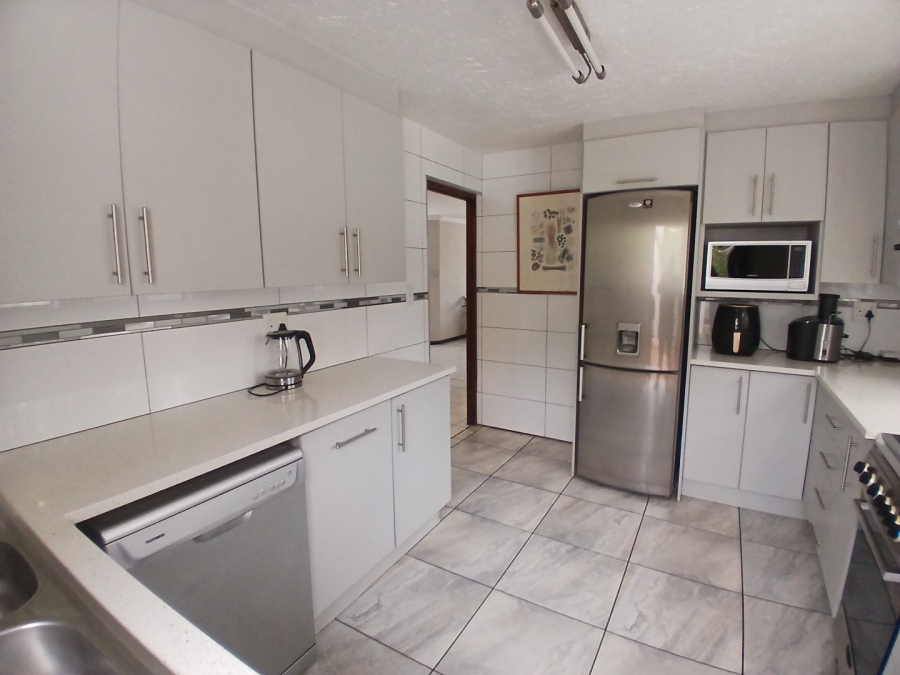 3 Bedroom Property for Sale in Orange Grove Gauteng