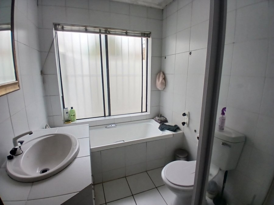 3 Bedroom Property for Sale in Orange Grove Gauteng