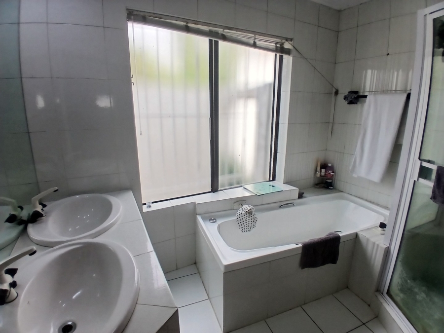 3 Bedroom Property for Sale in Orange Grove Gauteng