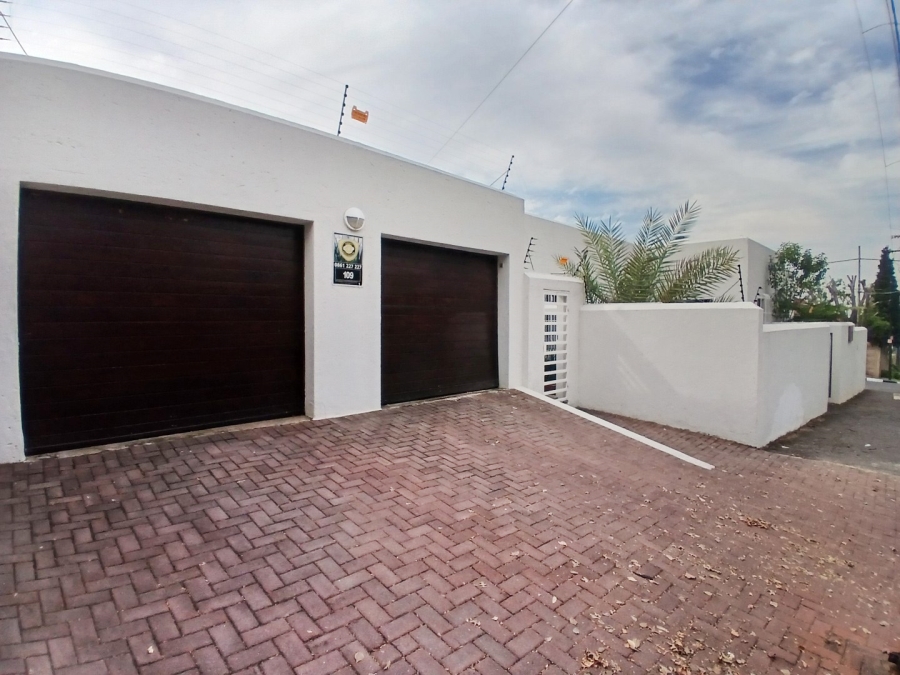 3 Bedroom Property for Sale in Orange Grove Gauteng