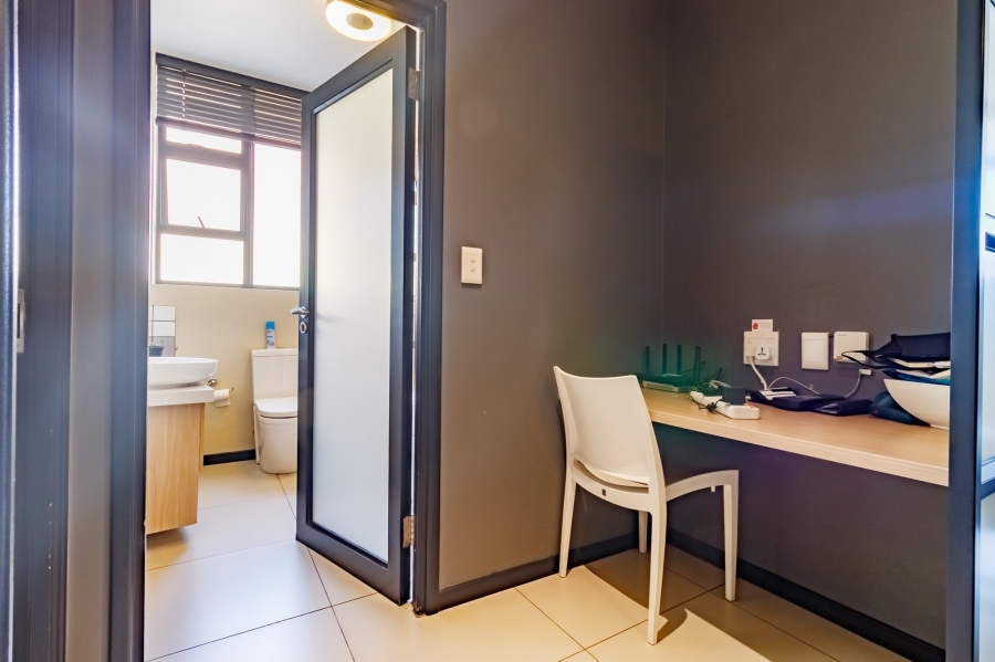 2 Bedroom Property for Sale in Rosebank Gauteng