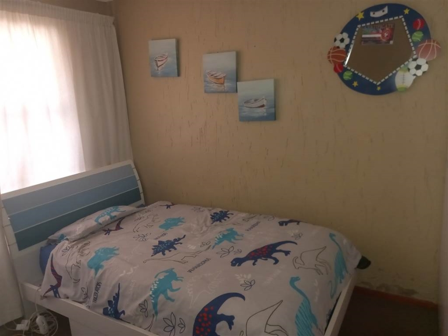 To Let 4 Bedroom Property for Rent in Buccleuch Gauteng