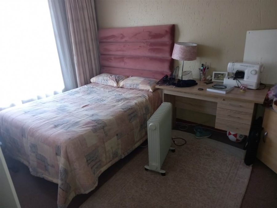 To Let 4 Bedroom Property for Rent in Buccleuch Gauteng