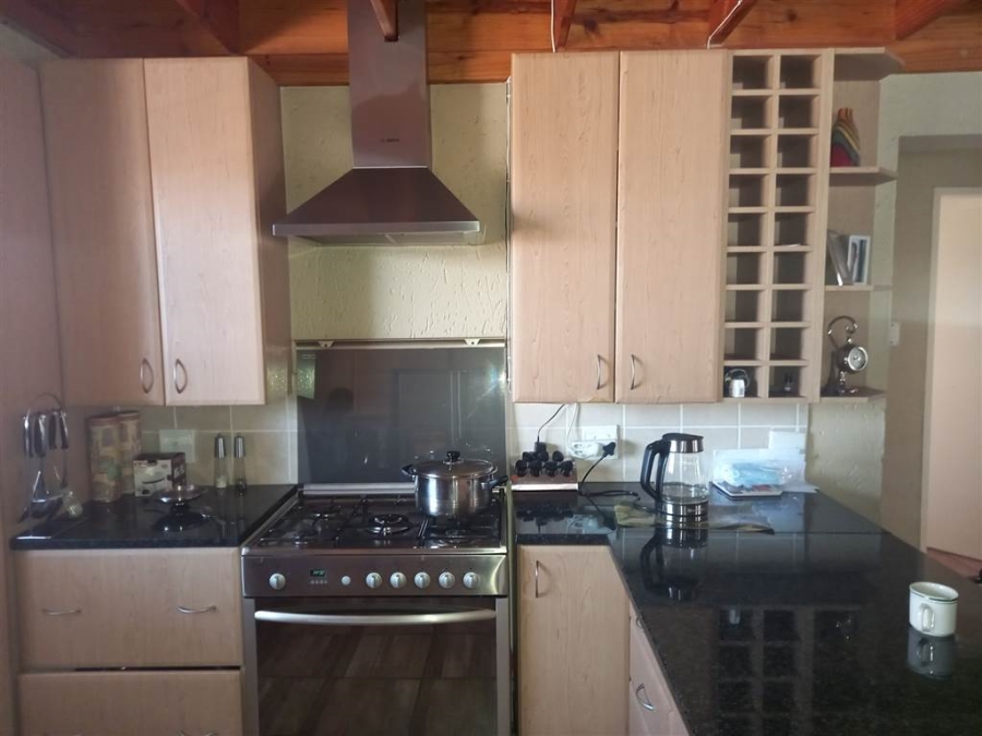 To Let 4 Bedroom Property for Rent in Buccleuch Gauteng