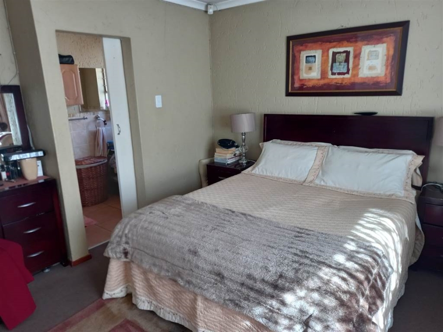 To Let 4 Bedroom Property for Rent in Buccleuch Gauteng