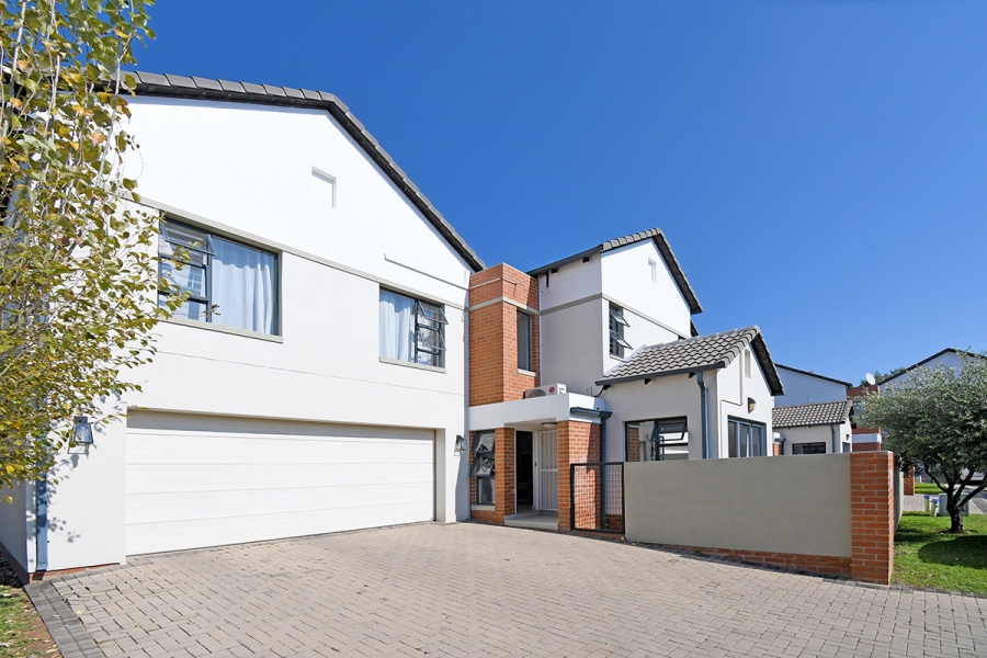 3 Bedroom Property for Sale in Broadacres Gauteng