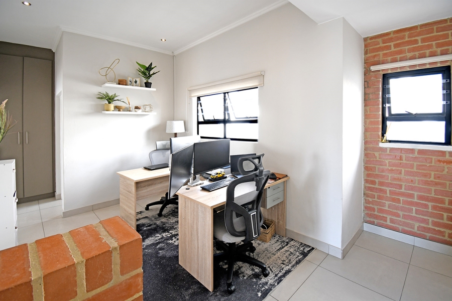 3 Bedroom Property for Sale in Broadacres Gauteng