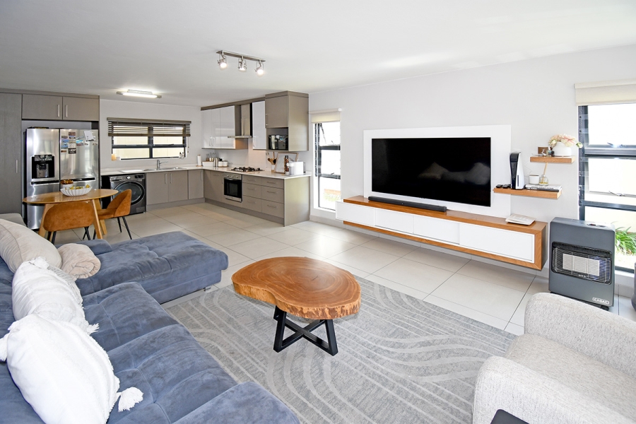 3 Bedroom Property for Sale in Broadacres Gauteng