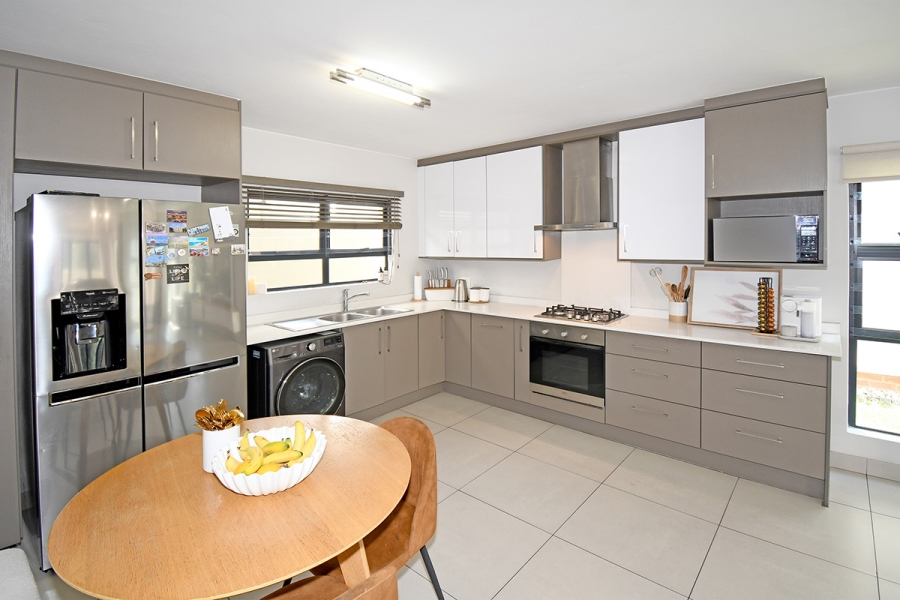 3 Bedroom Property for Sale in Broadacres Gauteng