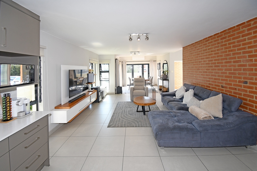 3 Bedroom Property for Sale in Broadacres Gauteng