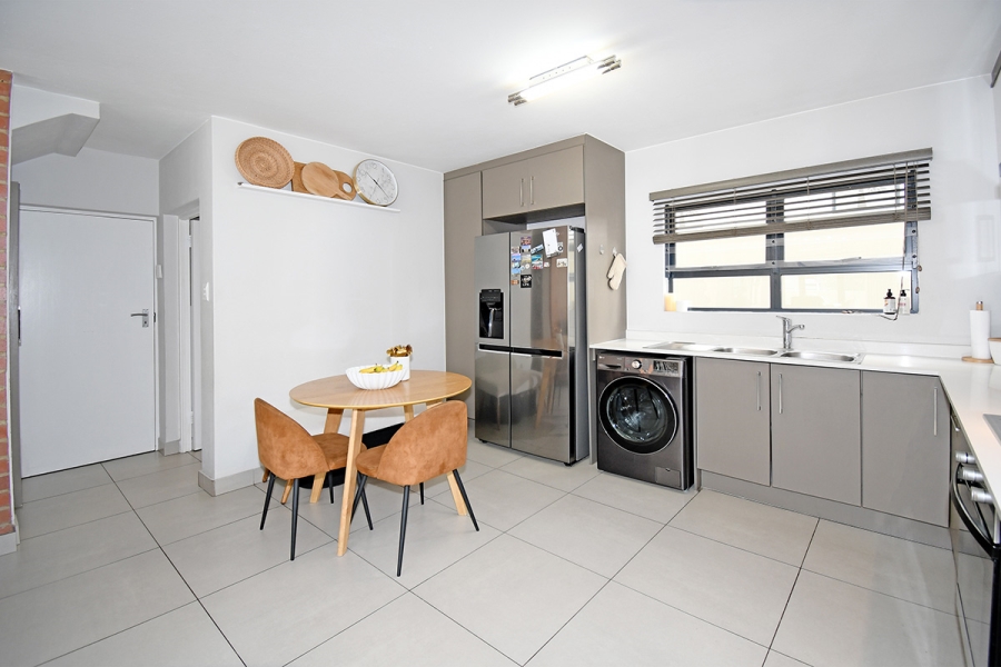 3 Bedroom Property for Sale in Broadacres Gauteng