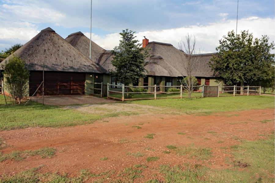 5 Bedroom Property for Sale in Letamo Game Farm Gauteng