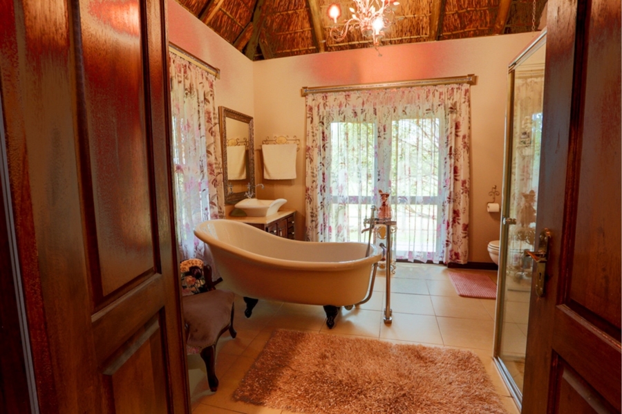 5 Bedroom Property for Sale in Letamo Game Farm Gauteng