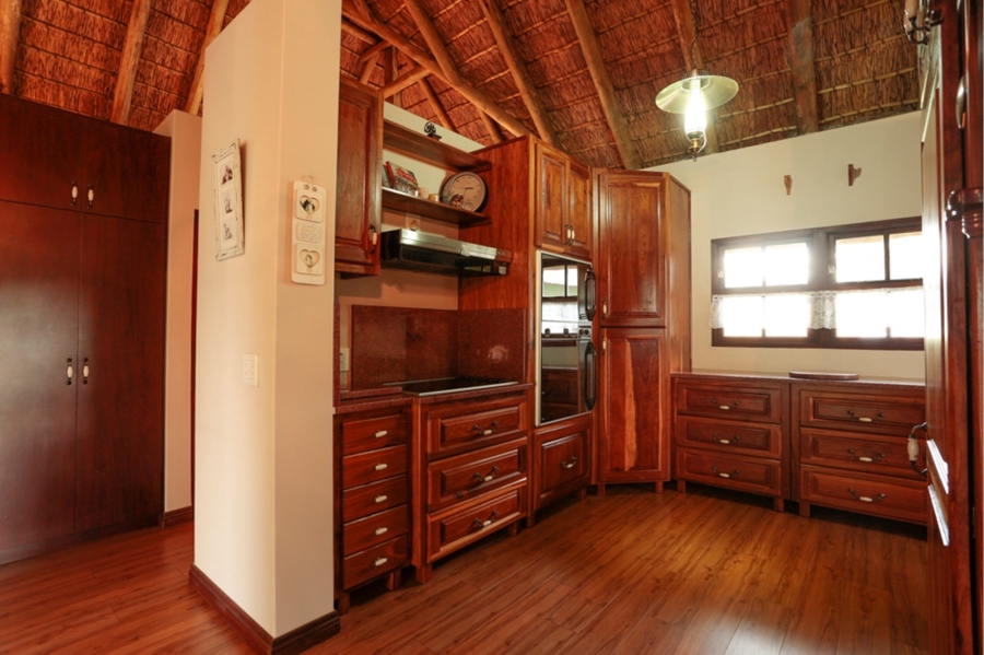 5 Bedroom Property for Sale in Letamo Game Farm Gauteng