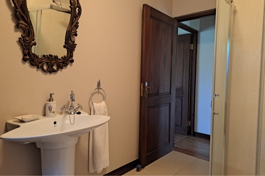 5 Bedroom Property for Sale in Letamo Game Farm Gauteng