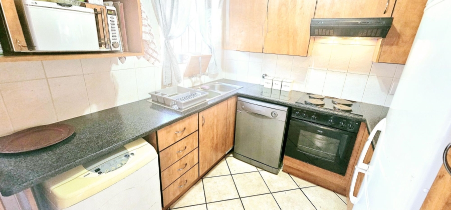 2 Bedroom Property for Sale in Die Hoewes Gauteng