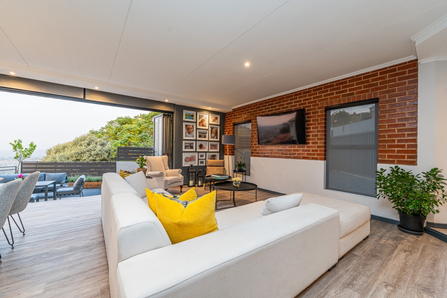 5 Bedroom Property for Sale in Constantia Kloof Gauteng